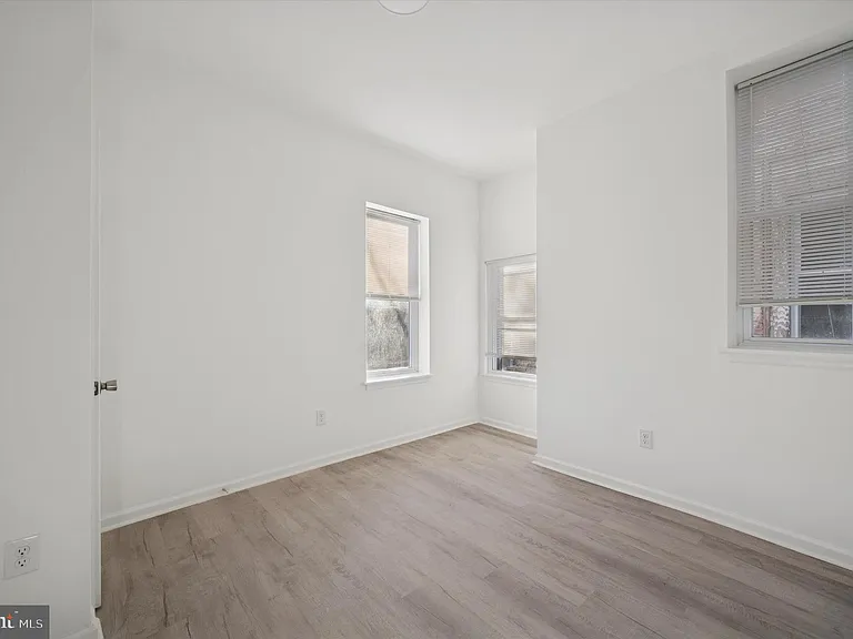 1418 W Erie Ave #4 — Photo 6