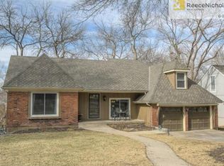 8104 Parkhill Rd, Lenexa, KS 66215