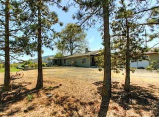 6085 Walden Ln, Talent, OR 97540