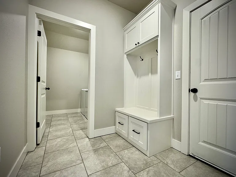 1903 E Hudson Dr — Photo 13
