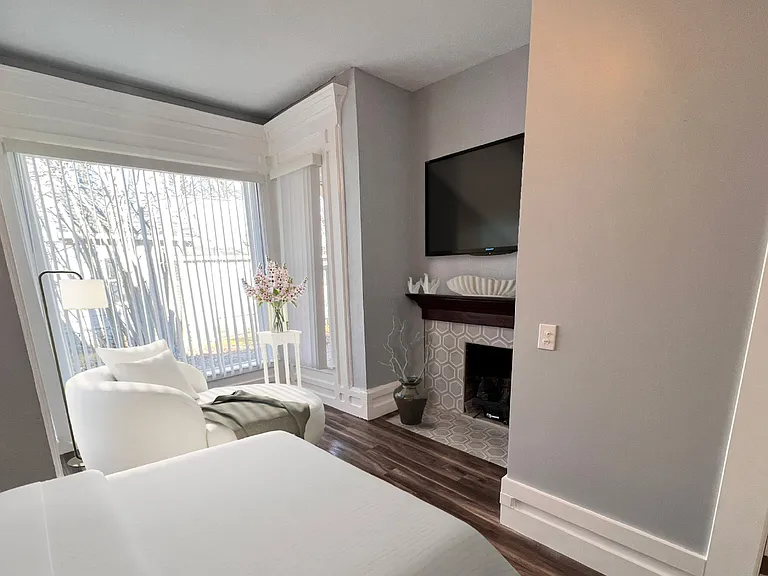 417 S Sheldon St #4 — Photo 6