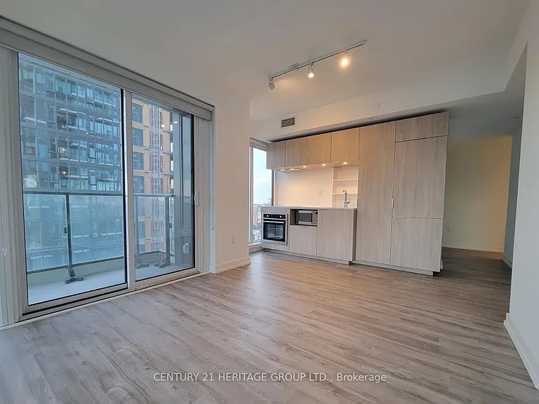 77 Shuter St #1810 — Photo 1