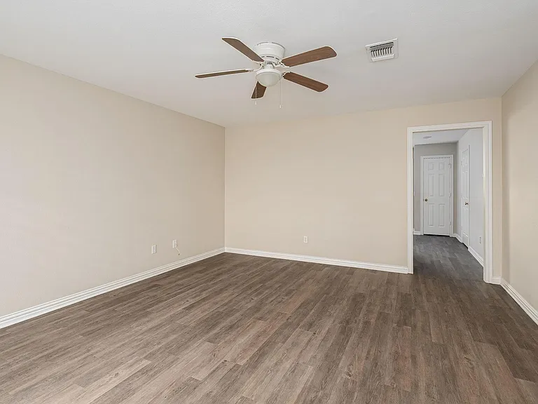 640 W Marshall Dr — Photo 5