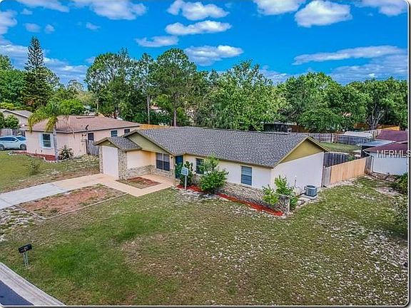 4th image of 208 Loch Low Dr