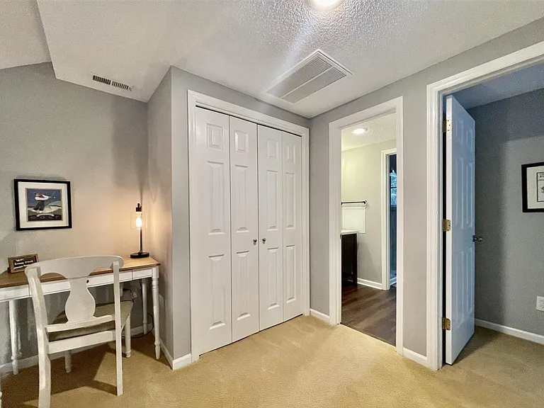 1 Quincy Pl — Photo 15
