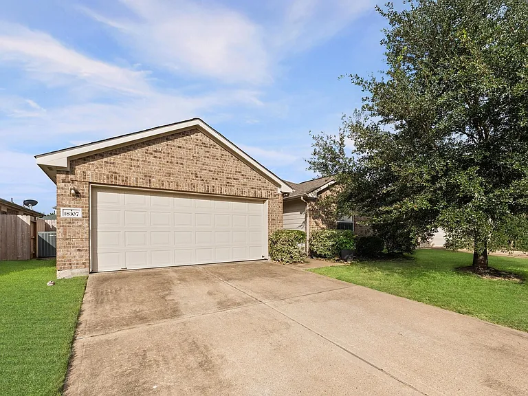 18107 Cypress Mist Ct — Photo 2