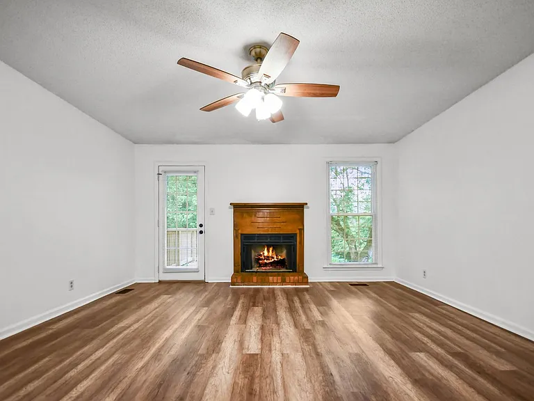 3072 Woody Ln — Photo 3