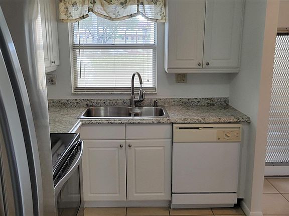 5th image of 8891 Sunrise Lakes Boulevard #101