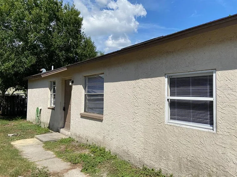 3149 Huron Ave — Photo 2