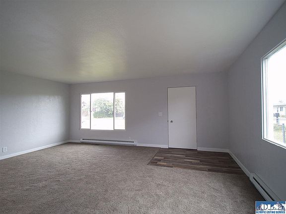 4th image of 1126 Caroline St