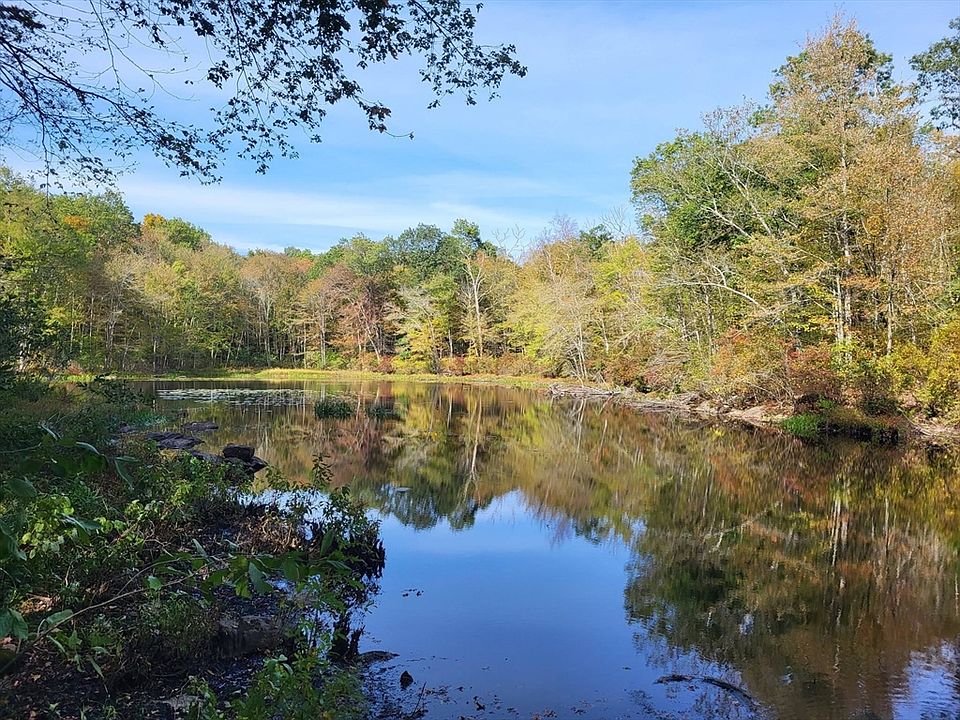 1st image of 305 Tripp Hollow Rd