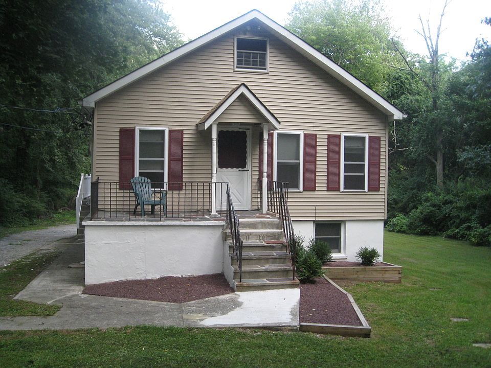 1st image of 39 Briar Ln