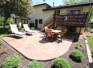 8826 N Brook Ave N, Brooklyn Park, MN 55428
