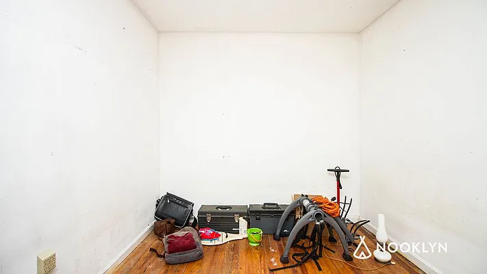 Rented by Nooklyn NYC LLC | media 43