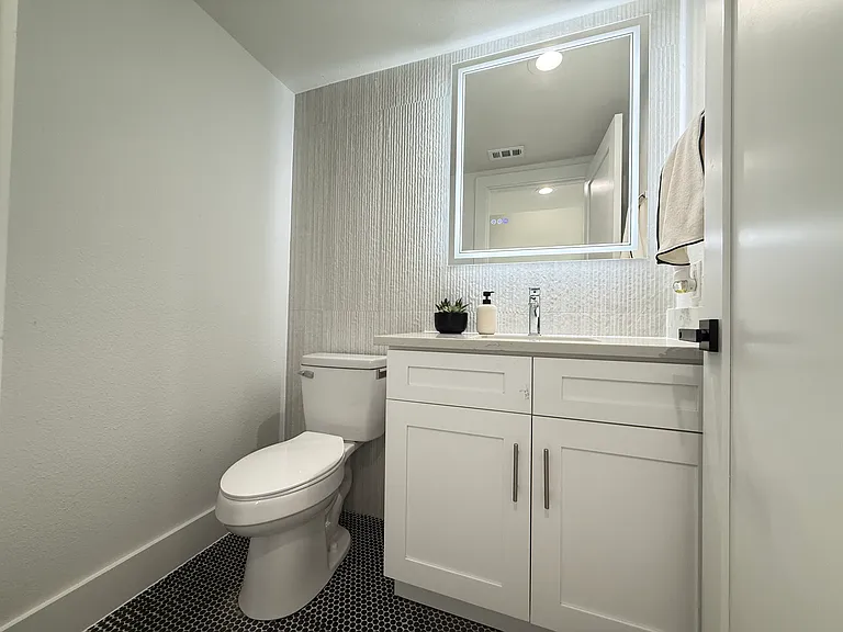 7207 Mohawk Dr #204 — Photo 13
