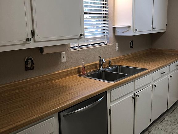 5th image of 51 Walnut Ct