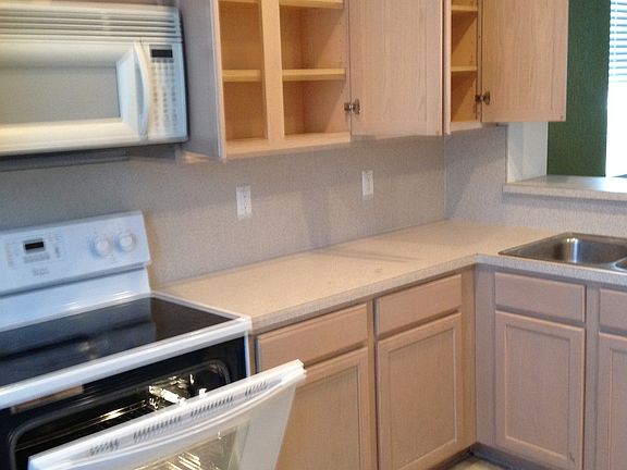 3rd image of 2829 S Evergreen Cir