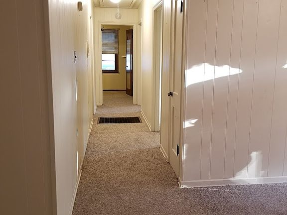 4th image of 1424 Weymouth St