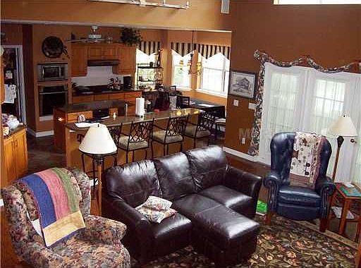 3rd image of 15720 Acorn Cir