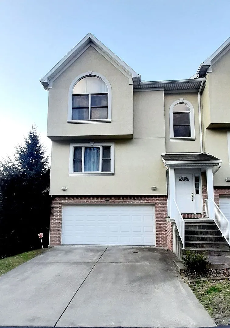 3Bed/2.5 Bath On West Run Rd - Available 07/07/2027 — Photo 1
