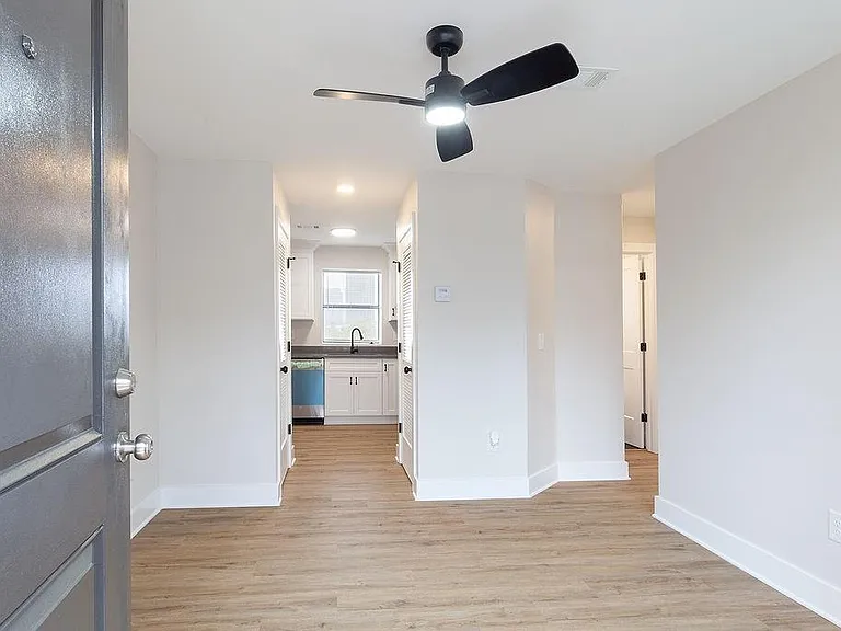396 Linden Ave NE #202 — Photo 21