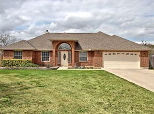 105 Purple Martin Ct, Mc Queeney, TX 78123
