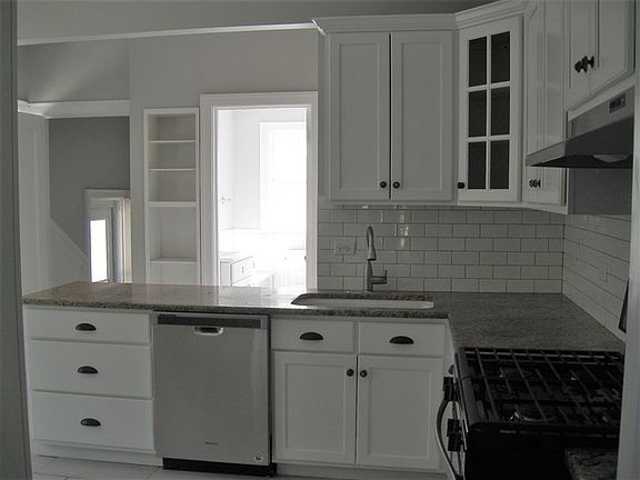 5th image of 333 S Waiola Ave