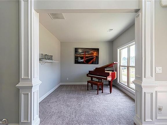 5th image of 1428 Kings Point Way SW