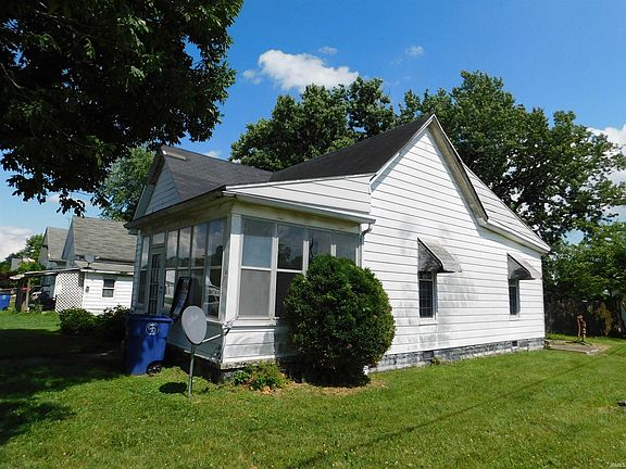 3rd image of 438 W Oak St