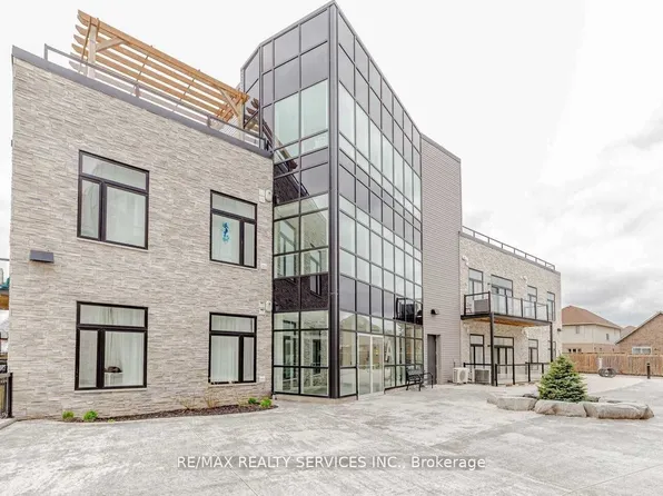 85 Morrell St #212A, Brantford, ON N3T 4J6