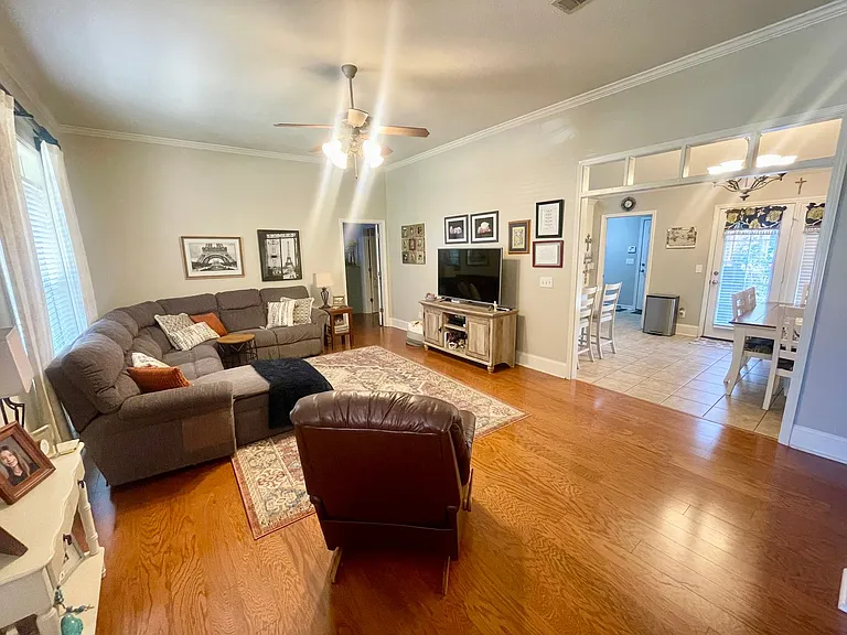 117 Kenzie Dr — Photo 4