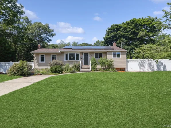 1560 Brightshore Boulevard, Bay Shore, NY 11706