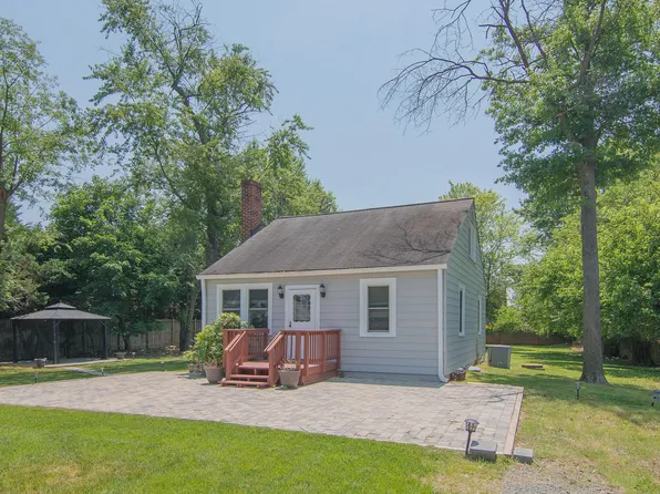 2113 Chain Bridge Rd, Vienna, VA 22182