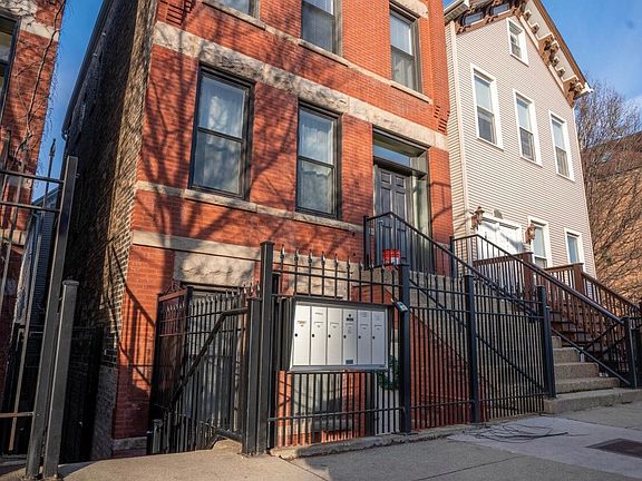 5th image of 1424 N Greenview Ave #3F