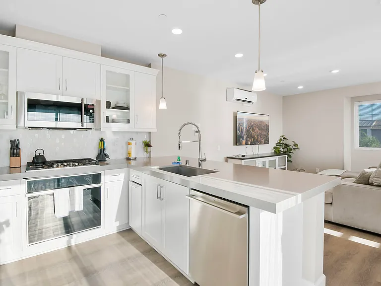 802 Santa Barbara Pl — Photo 17