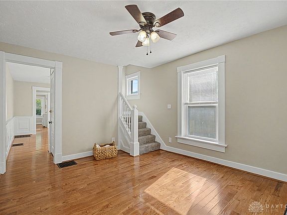 4th image of 1575 Bowman Ave