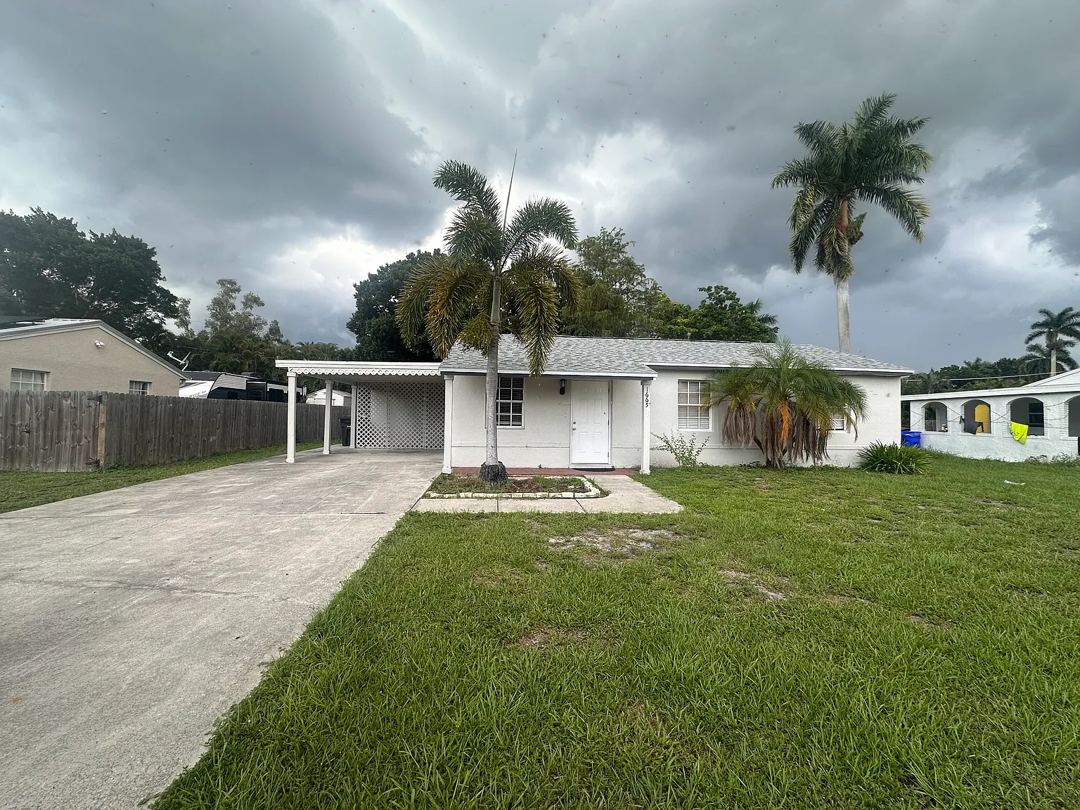 3 bed, 1124 sqft, $1,875 — Photo 1