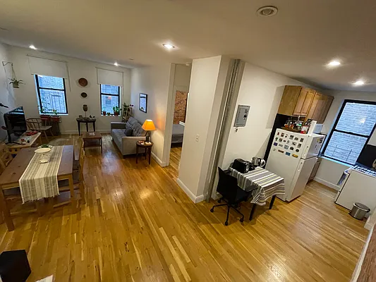 Rented by PMG Real Estate  | media 18