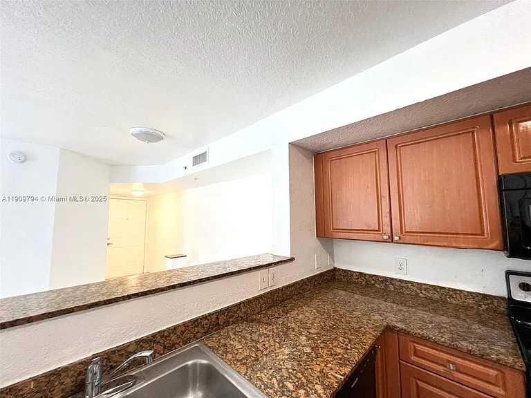 13820 NE 3rd Ct #109 — Photo 5
