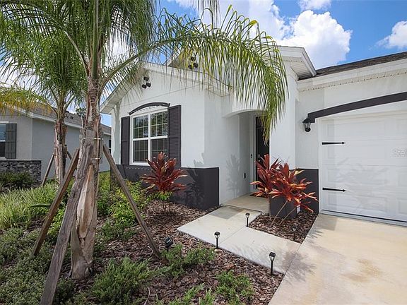 3rd image of 13710 Woodbridge Ter