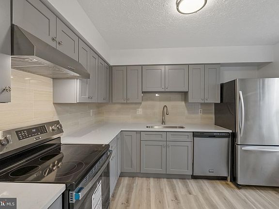 2nd image of 811 Flagler Dr