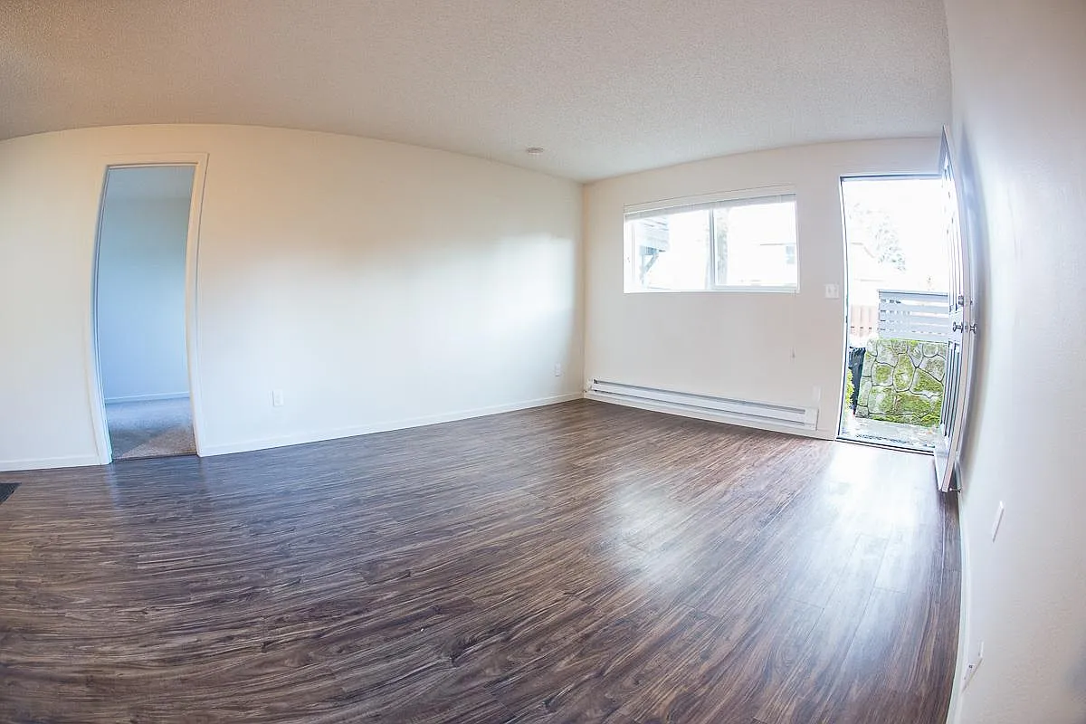 2 bed, 700 sqft, $1,850 — Photo 2