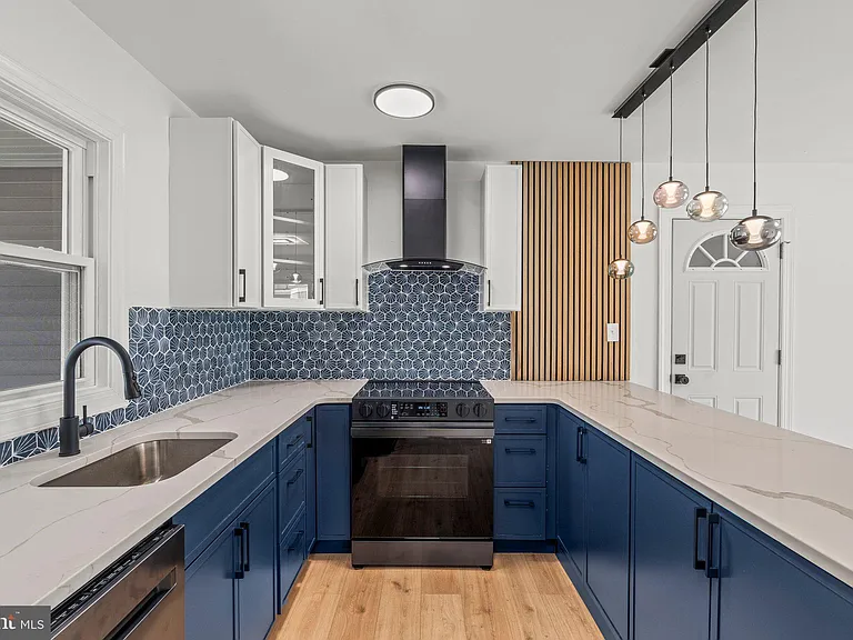 29 Hinsdale Ln — Photo 15