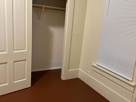 4th image of 114 Lee St #1