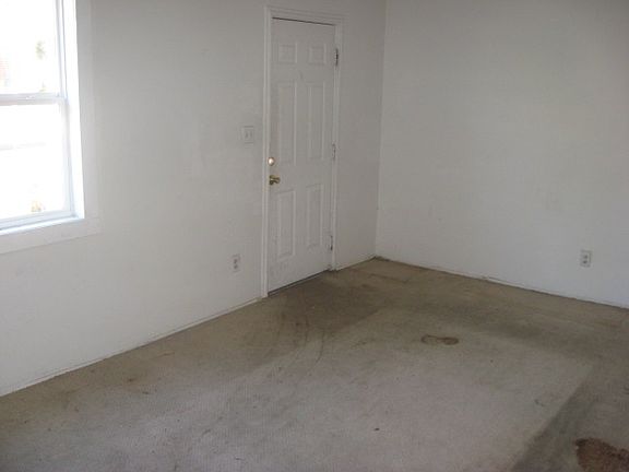 4th image of 2510 Cedar St