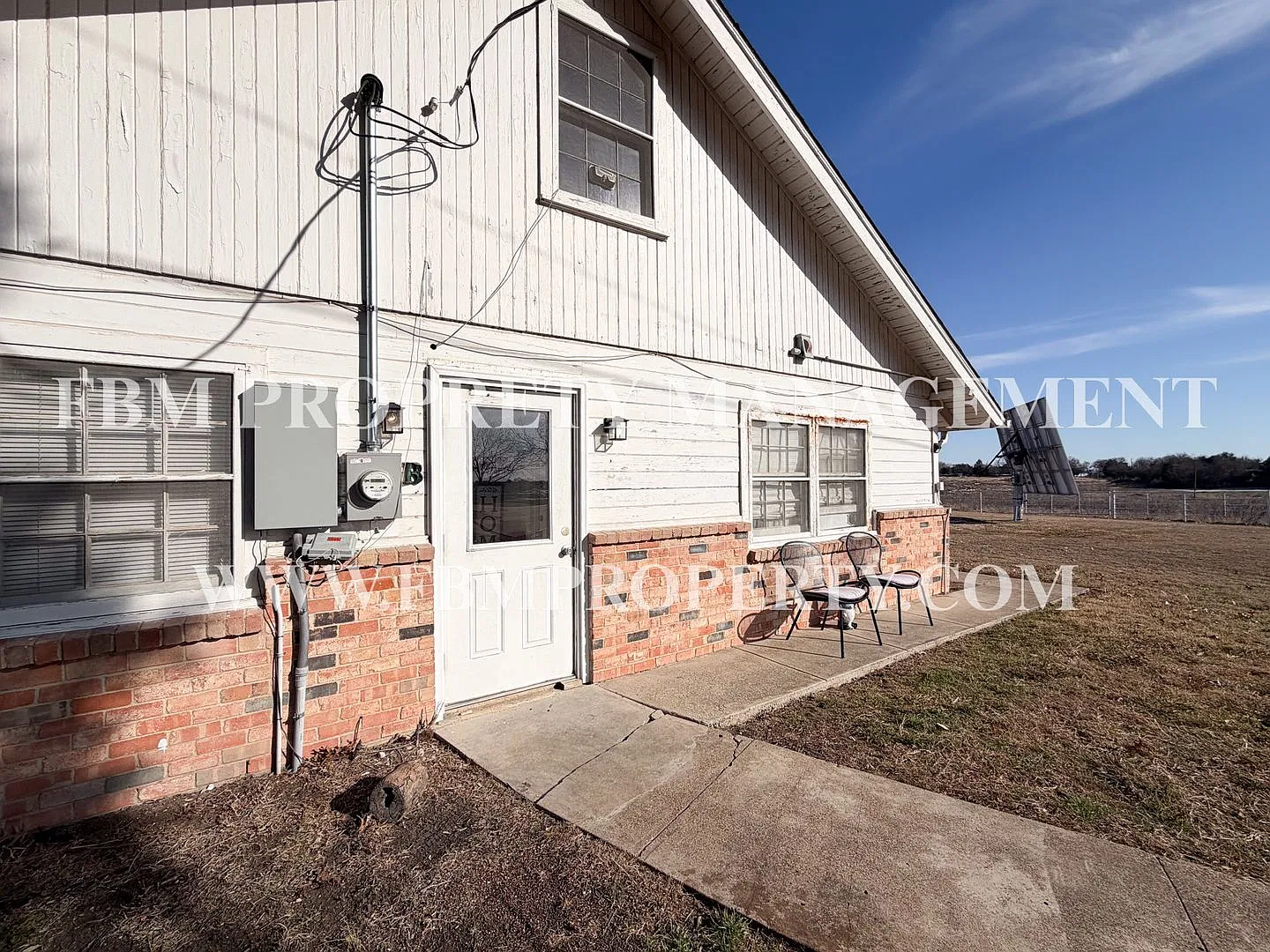 2200 Country Club, Unit B - 1 Bed, 1 Bath Efficiency Unit in Ennis, Texas! — Photo 2