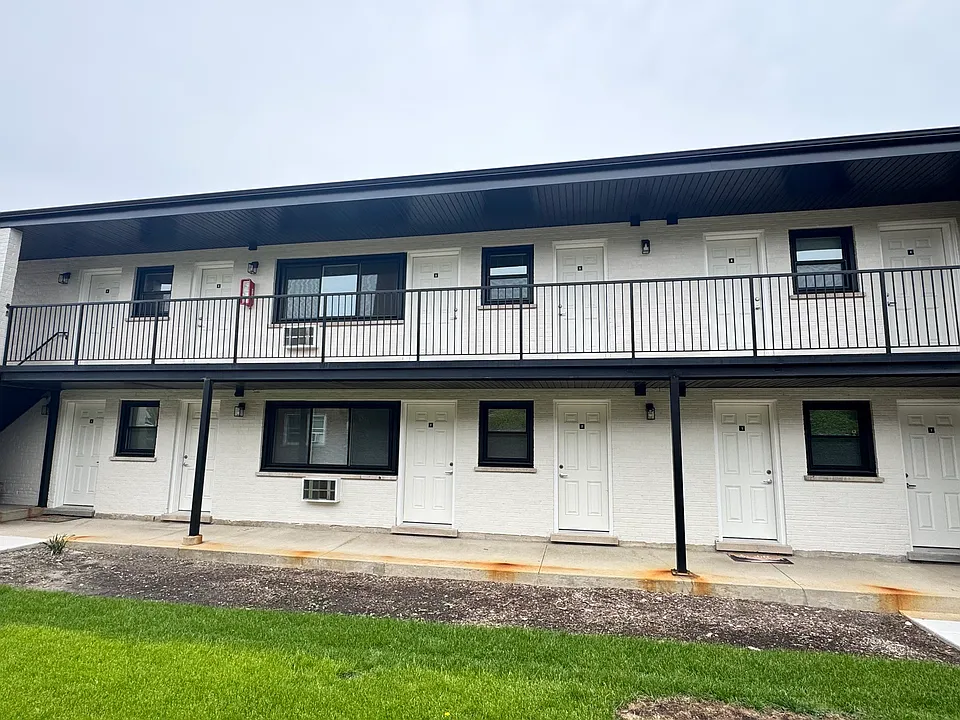 110 N Willow Rd #4