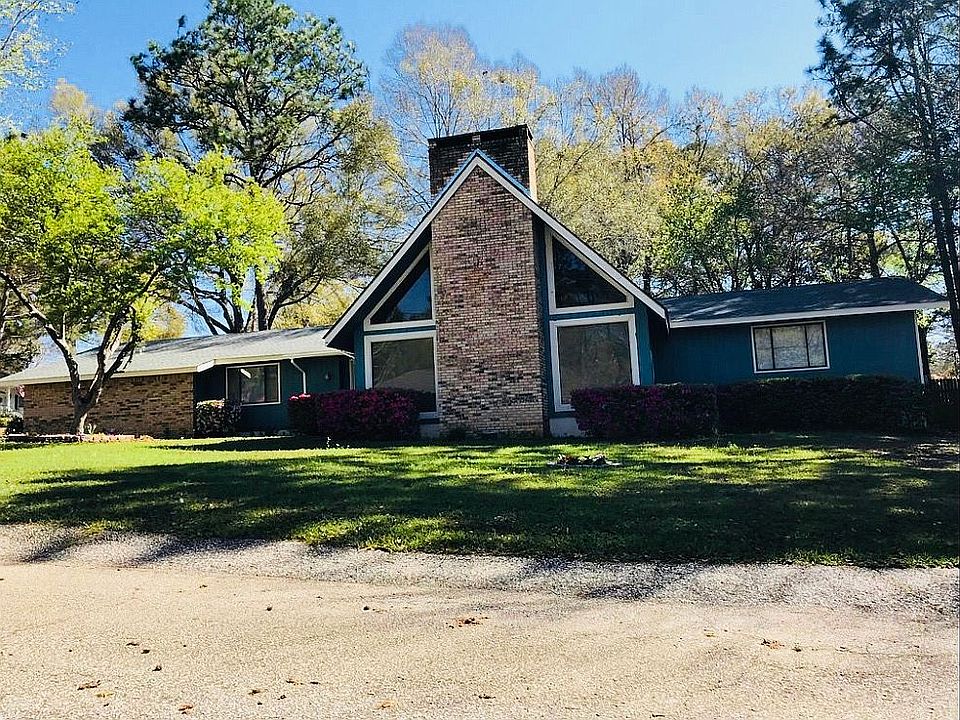 1st image of 101 James Cir