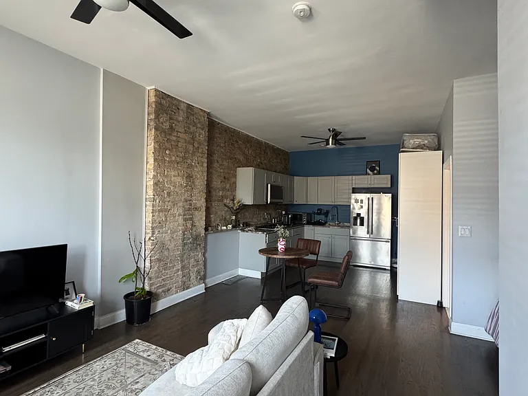 731 W Ohio St #1 — Photo 8