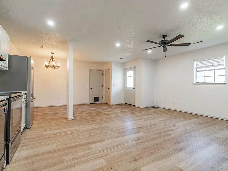2001 Cypress Pl #A — Photo 7